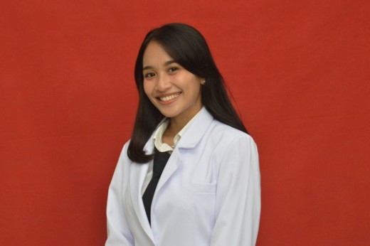 Arinindya_Putri,_S.Ked_.jpg